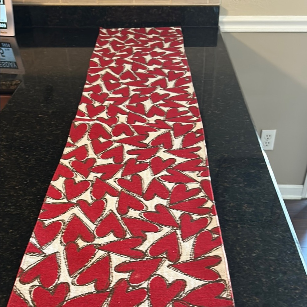 Red Heart Pattern Table Runner